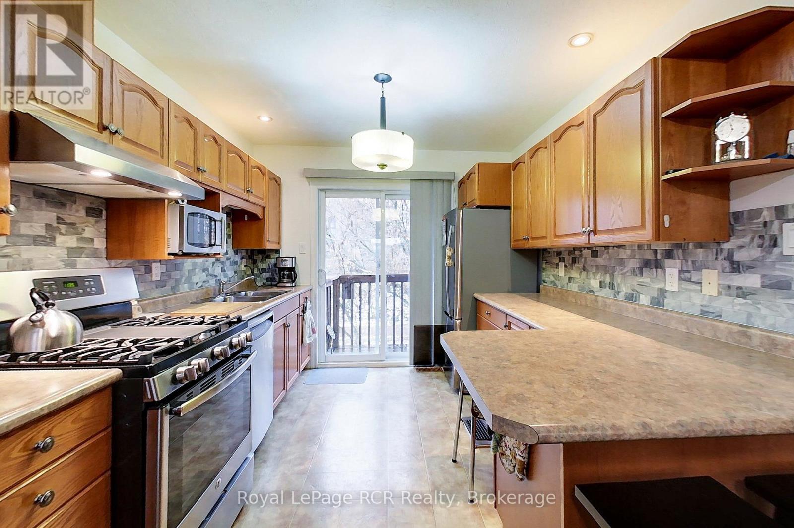 












3 - 302 PARK STREET W

,
West Grey,




Ontario
N0G1R0

