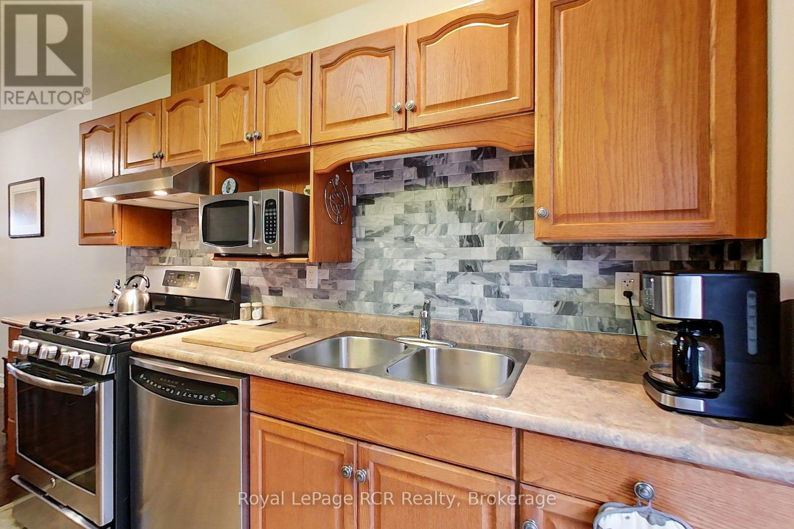 












3 - 302 PARK STREET W

,
West Grey,




Ontario
N0G1R0

