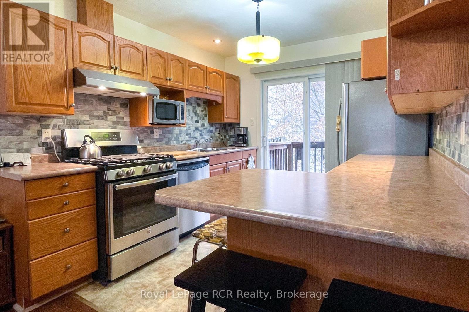 












3 - 302 PARK STREET W

,
West Grey,




Ontario
N0G1R0

