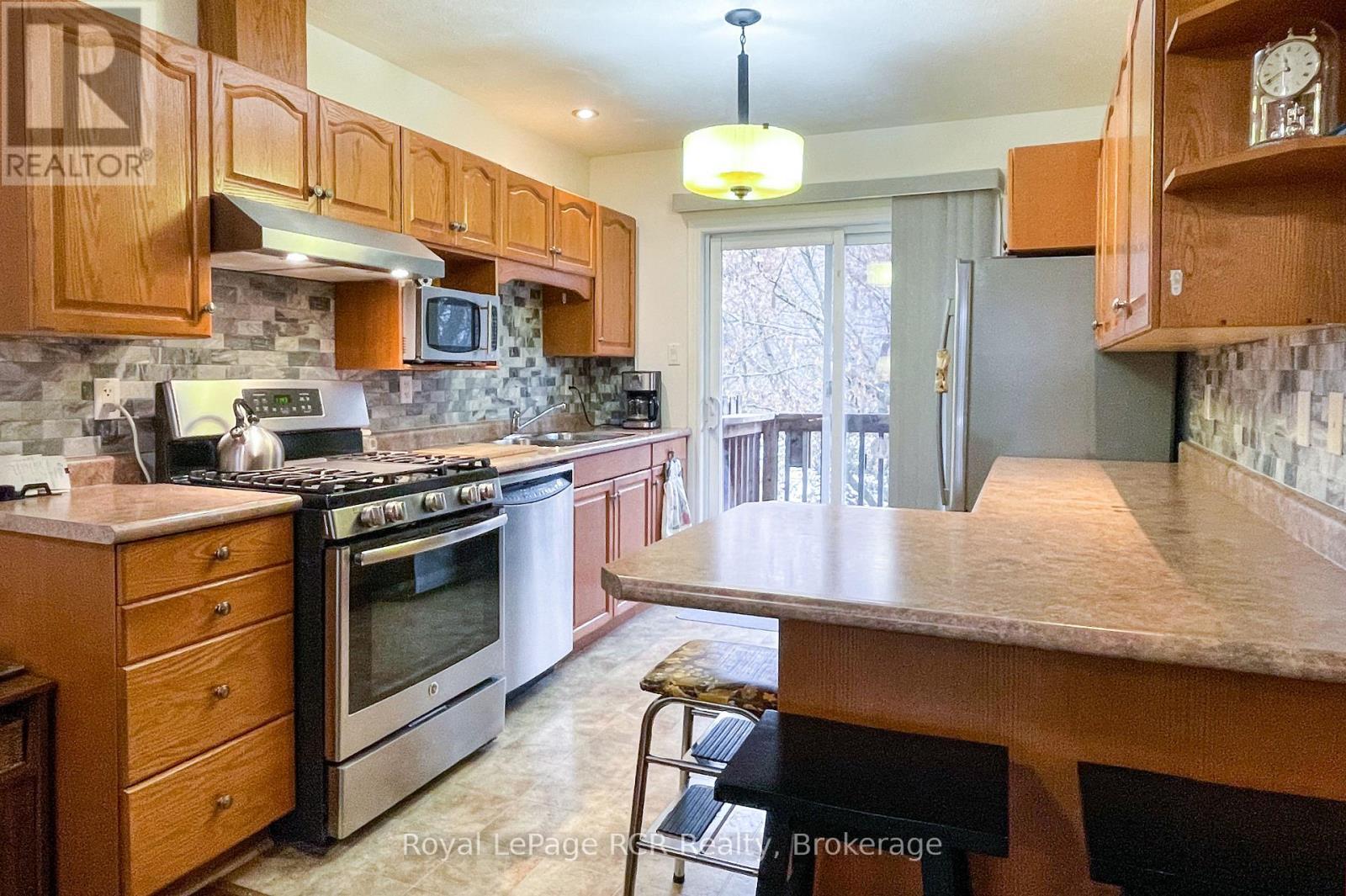 












3 - 302 PARK STREET W

,
West Grey,




Ontario
N0G1R0

