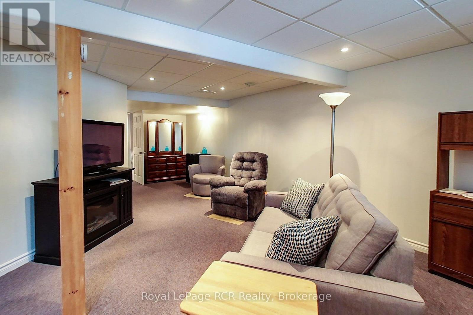 












3 - 302 PARK STREET W

,
West Grey,




Ontario
N0G1R0

