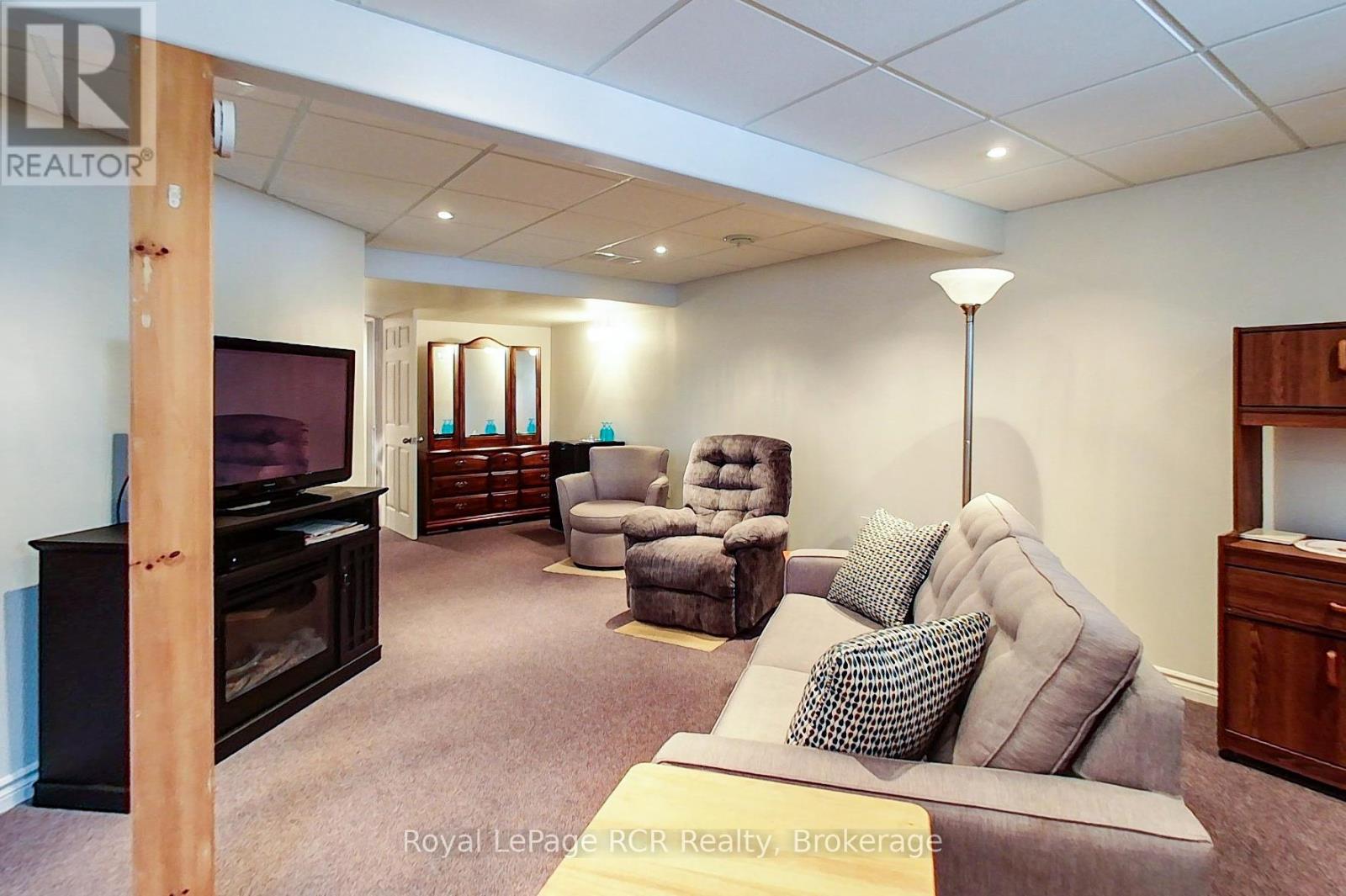 












3 - 302 PARK STREET W

,
West Grey,




Ontario
N0G1R0

