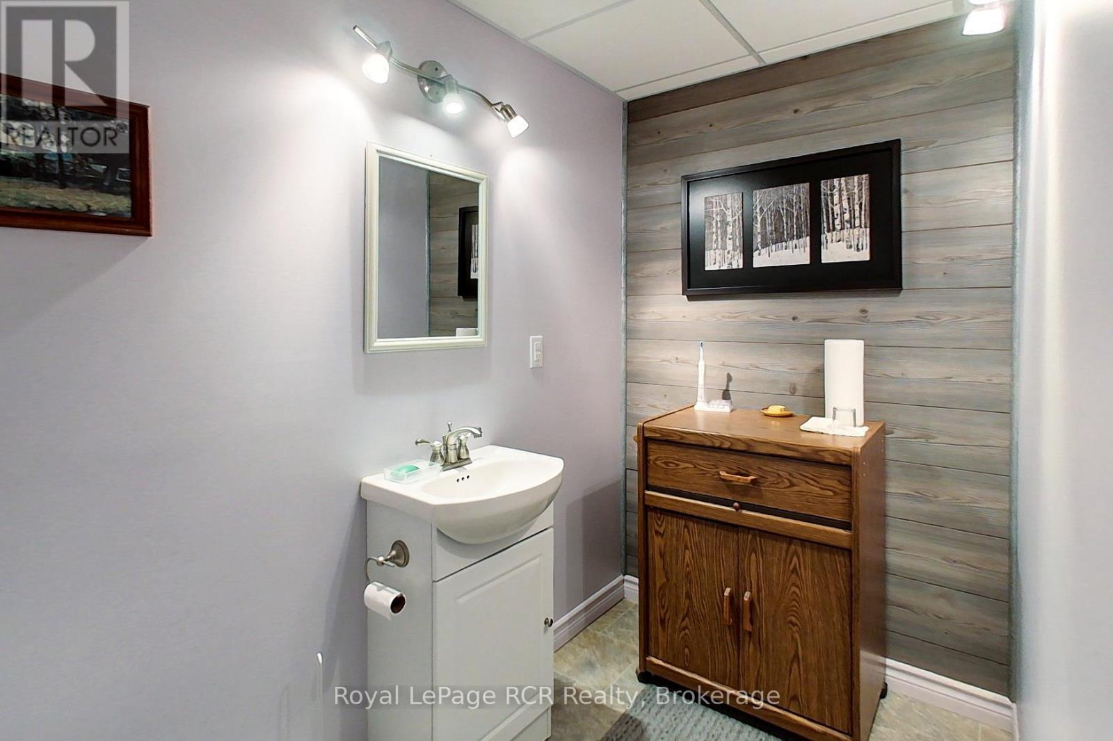 












3 - 302 PARK STREET W

,
West Grey,




Ontario
N0G1R0

