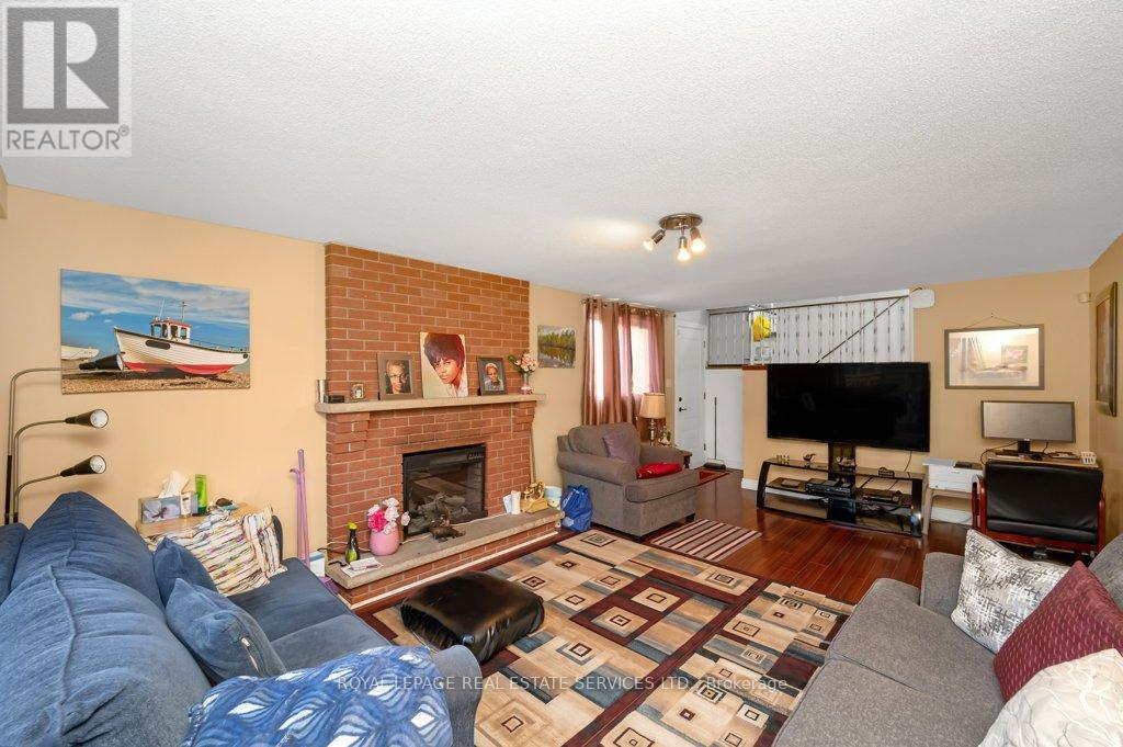 












116 MILL STREET N

,
Brampton,




Ontario
L6X2P2

