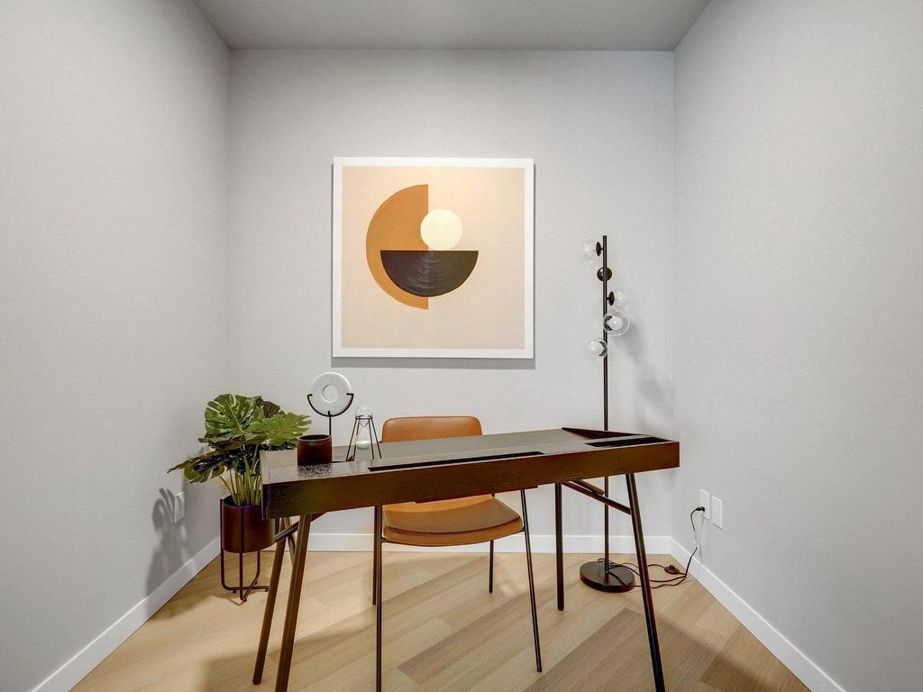 









16


Place du Commerce

, 415,
Montréal (Verdun/Île-des-Soeurs),




QC
H3E1T5

