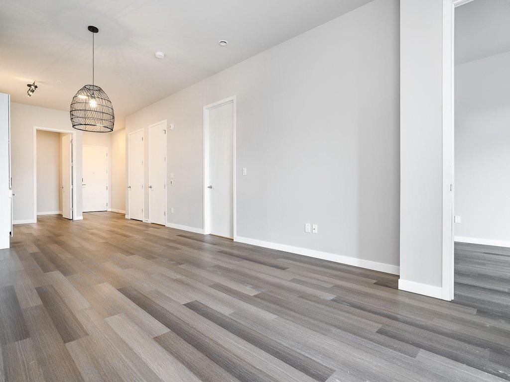 









16


Place du Commerce

, 1005,
Montréal (Verdun/Île-des-Soeurs),




QC
H3E1T5

