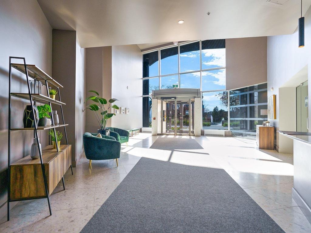 









16


Place du Commerce

, 1005,
Montréal (Verdun/Île-des-Soeurs),




QC
H3E1T5

