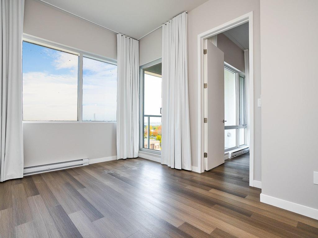 









16


Place du Commerce

, 1005,
Montréal (Verdun/Île-des-Soeurs),




QC
H3E1T5

