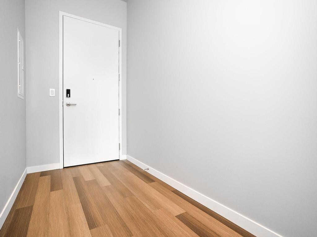 









16


Place du Commerce

, 1005,
Montréal (Verdun/Île-des-Soeurs),




QC
H3E1T5

