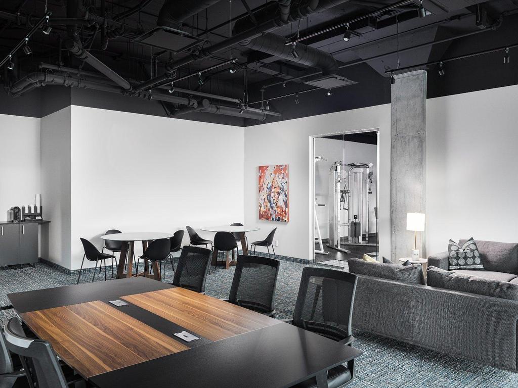 









16


Place du Commerce

, 212,
Montréal (Verdun/Île-des-Soeurs),




QC
H3E1T5

