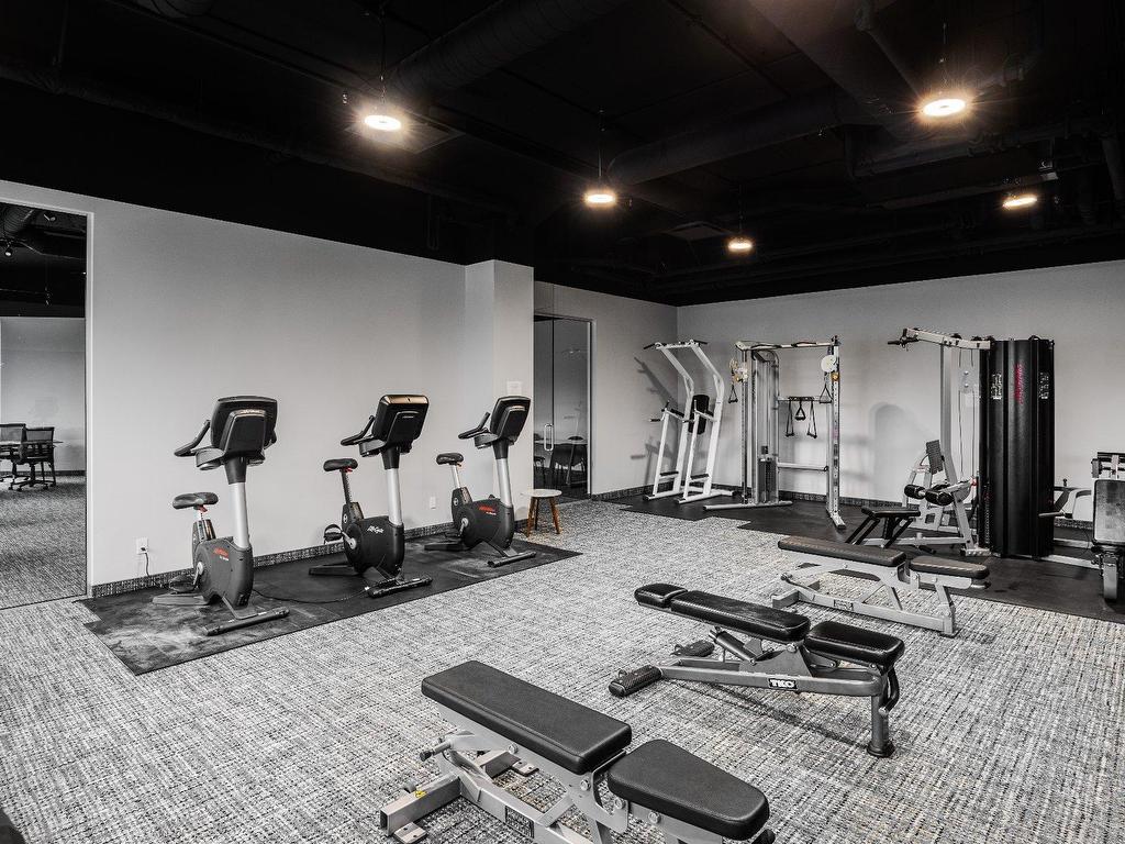 









16


Place du Commerce

, 212,
Montréal (Verdun/Île-des-Soeurs),




QC
H3E1T5


