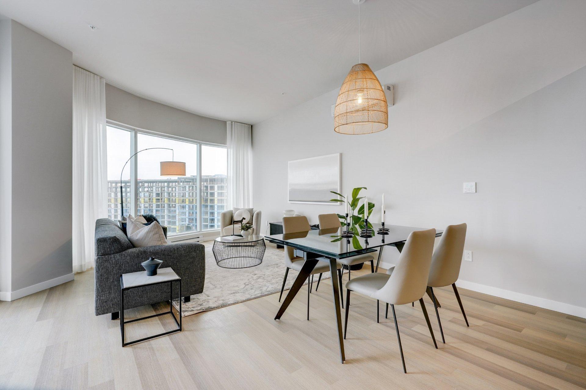 









16


Place du Commerce

, 215,
Montréal (Verdun/Île-des-Soeurs),




QC
H3E1T5

