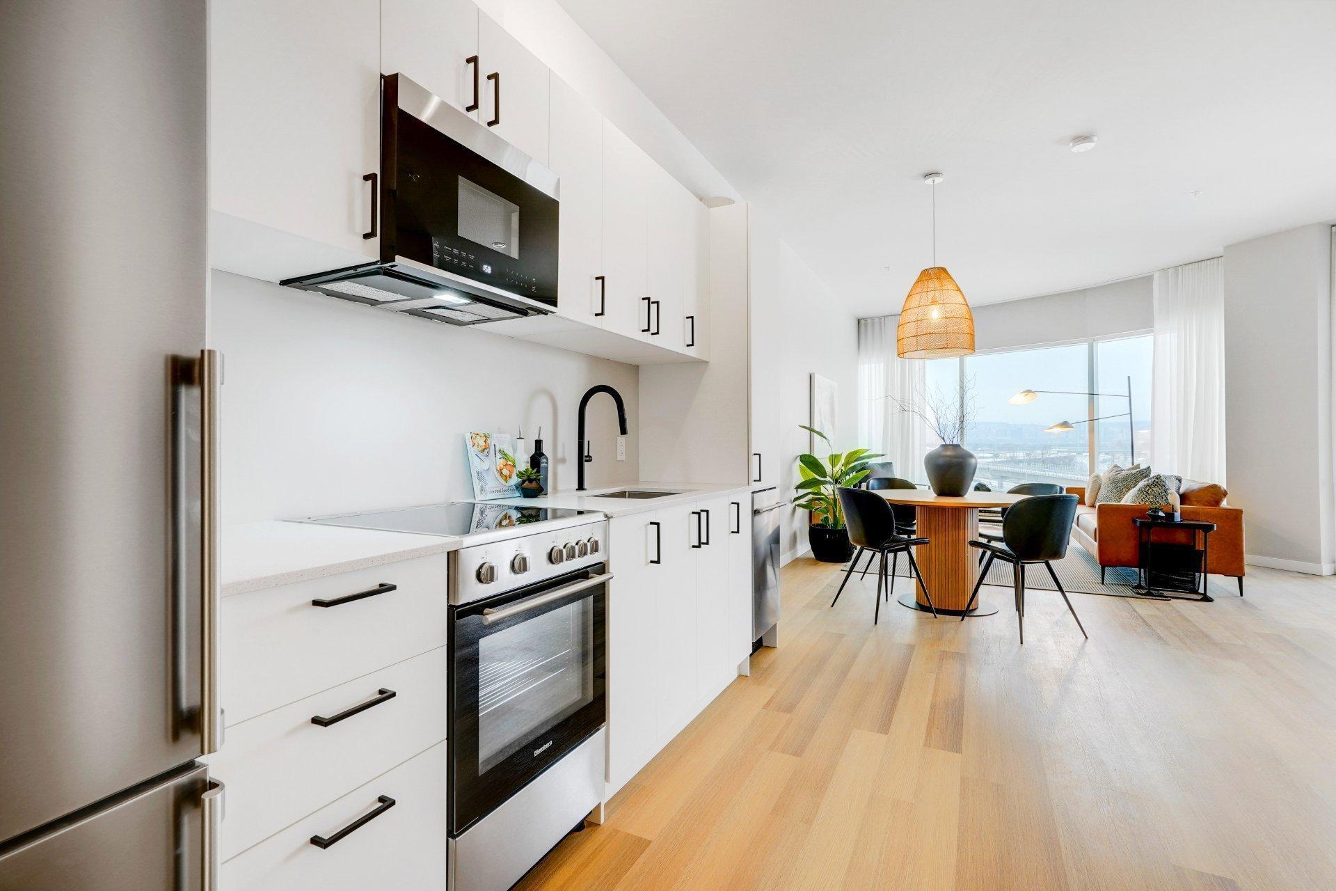 









16


Place du Commerce

, 211,
Montréal (Verdun/Île-des-Soeurs),




QC
H3E1T5

