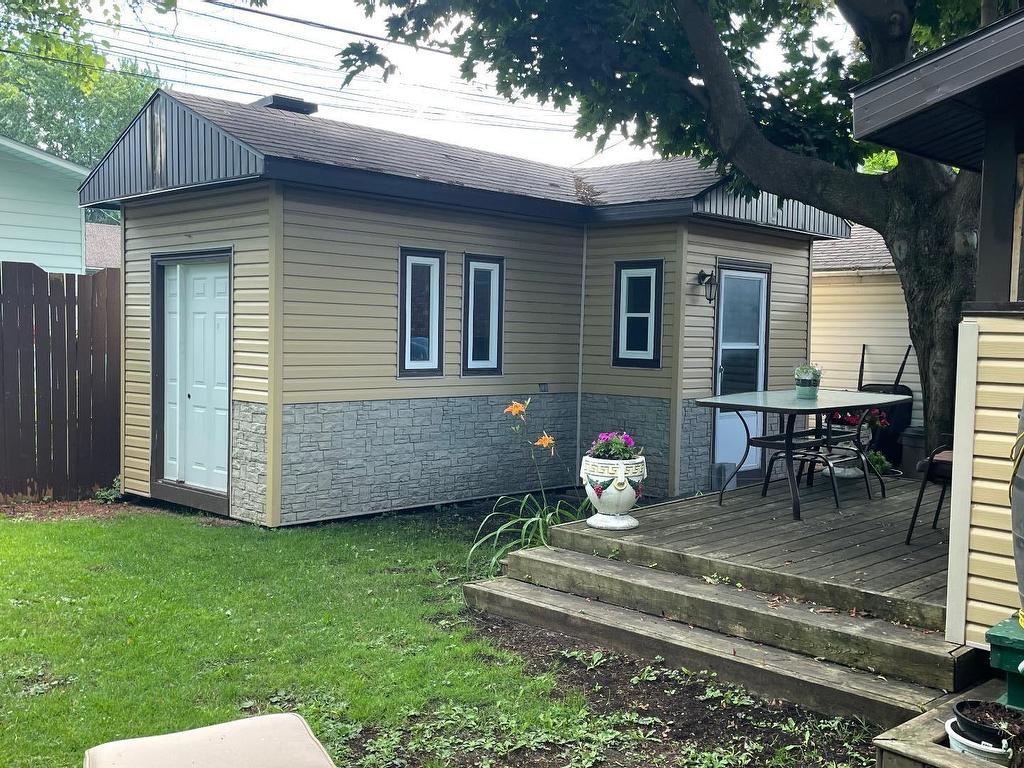 









385


Rue Jean-De Brébeuf

,
Saint-Jean-sur-Richelieu,




QC
J3B1L4

