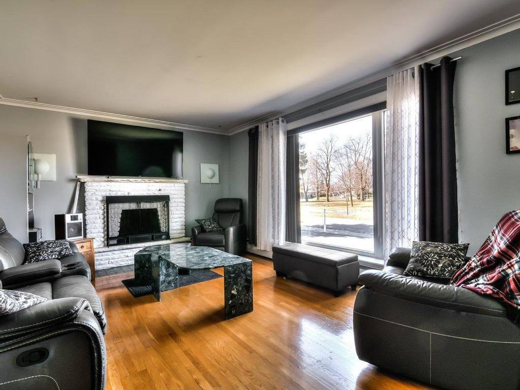 









385


Rue Jean-De Brébeuf

,
Saint-Jean-sur-Richelieu,




QC
J3B1L4

