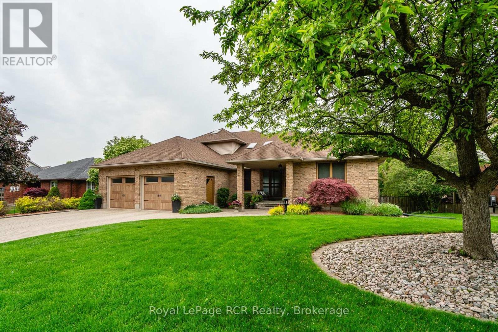 












705 21ST A AVENUE

,
Hanover,




Ontario
N4N3M2

