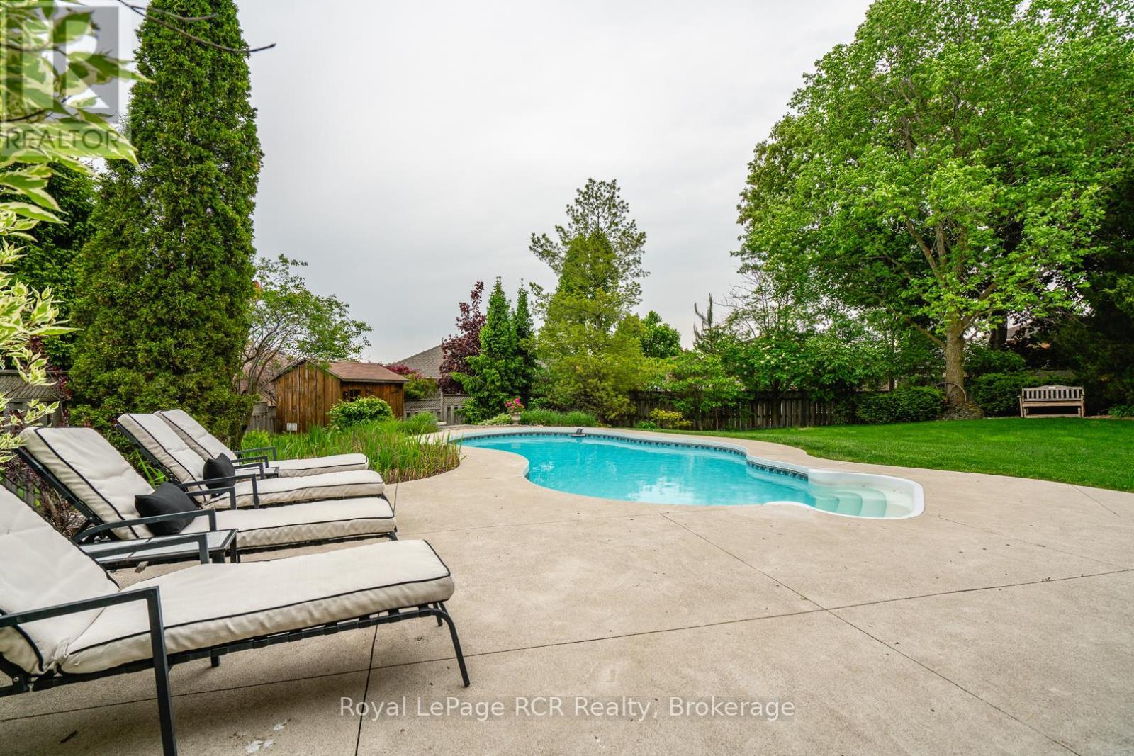 












705 21ST A AVENUE

,
Hanover,




Ontario
N4N3M2

