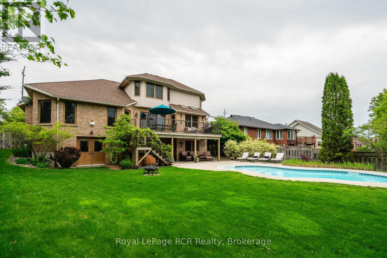 












705 21ST A AVENUE

,
Hanover,




Ontario
N4N3M2

