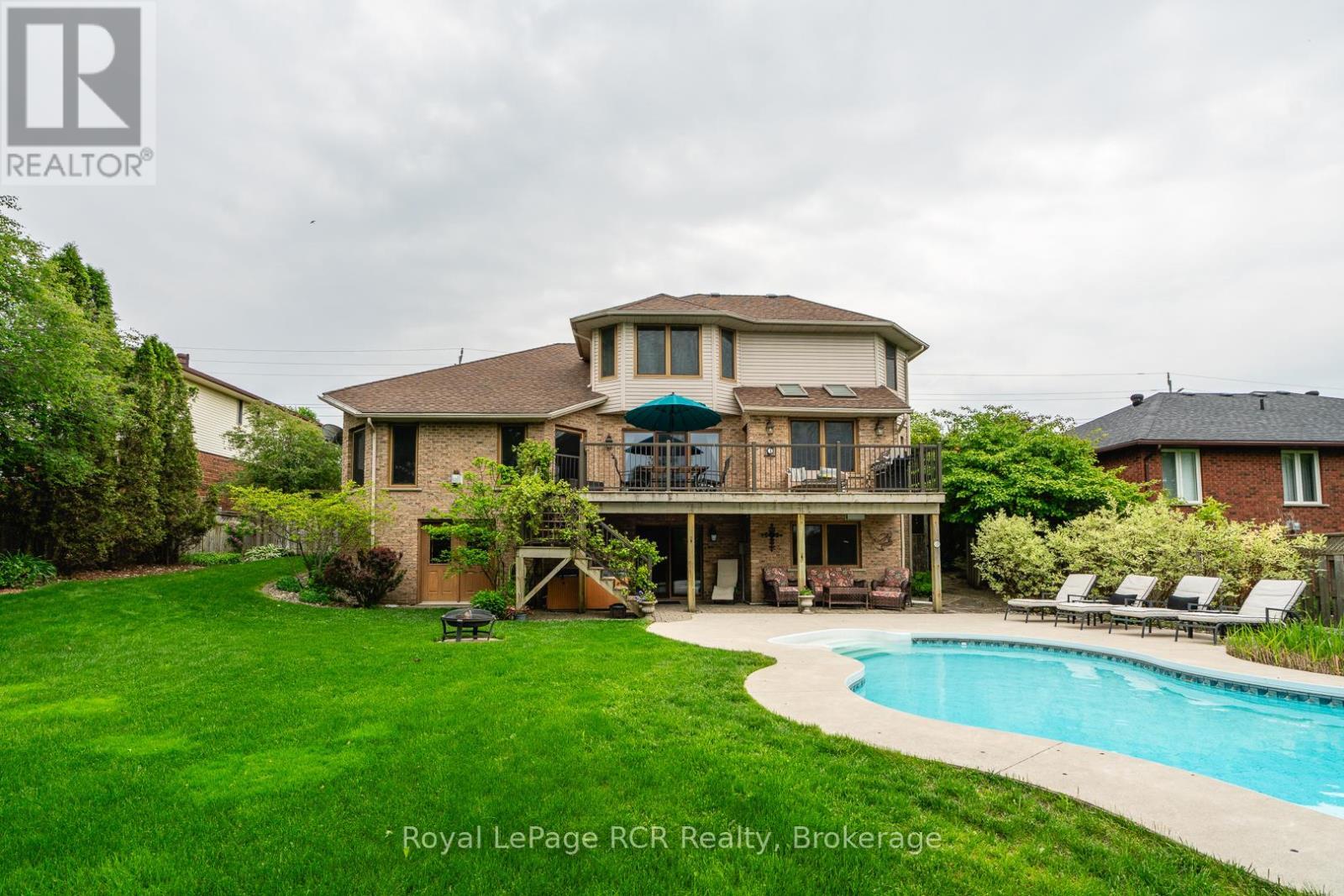 












705 21ST A AVENUE

,
Hanover,




Ontario
N4N3M2

