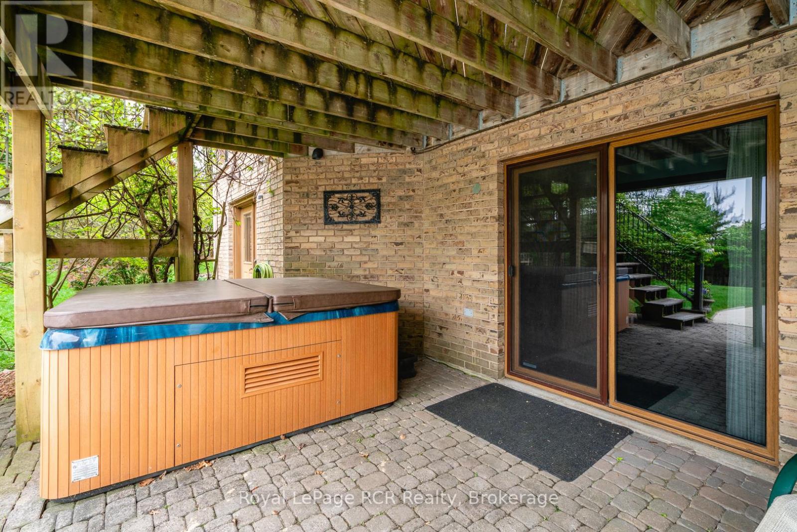 












705 21ST A AVENUE

,
Hanover,




Ontario
N4N3M2

