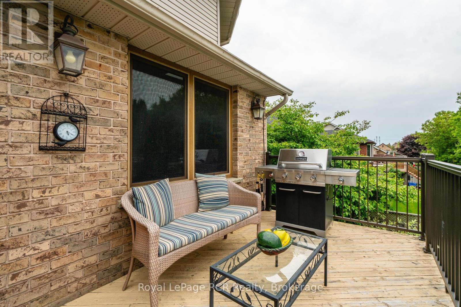 












705 21ST A AVENUE

,
Hanover,




Ontario
N4N3M2

