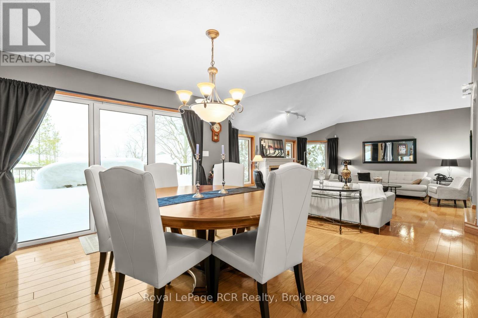 












705 21ST A AVENUE

,
Hanover,




Ontario
N4N3M2

