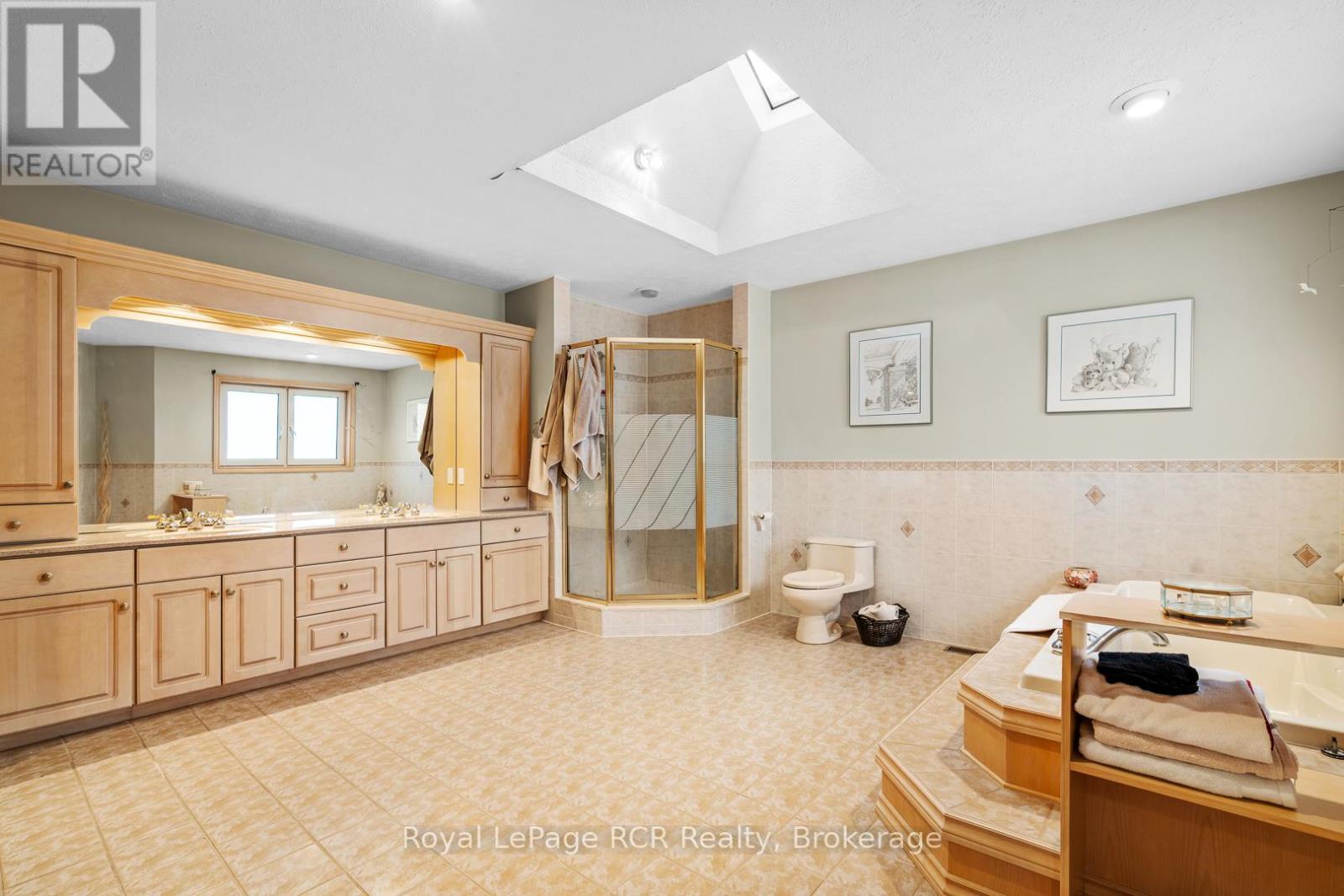 












705 21ST A AVENUE

,
Hanover,




Ontario
N4N3M2

