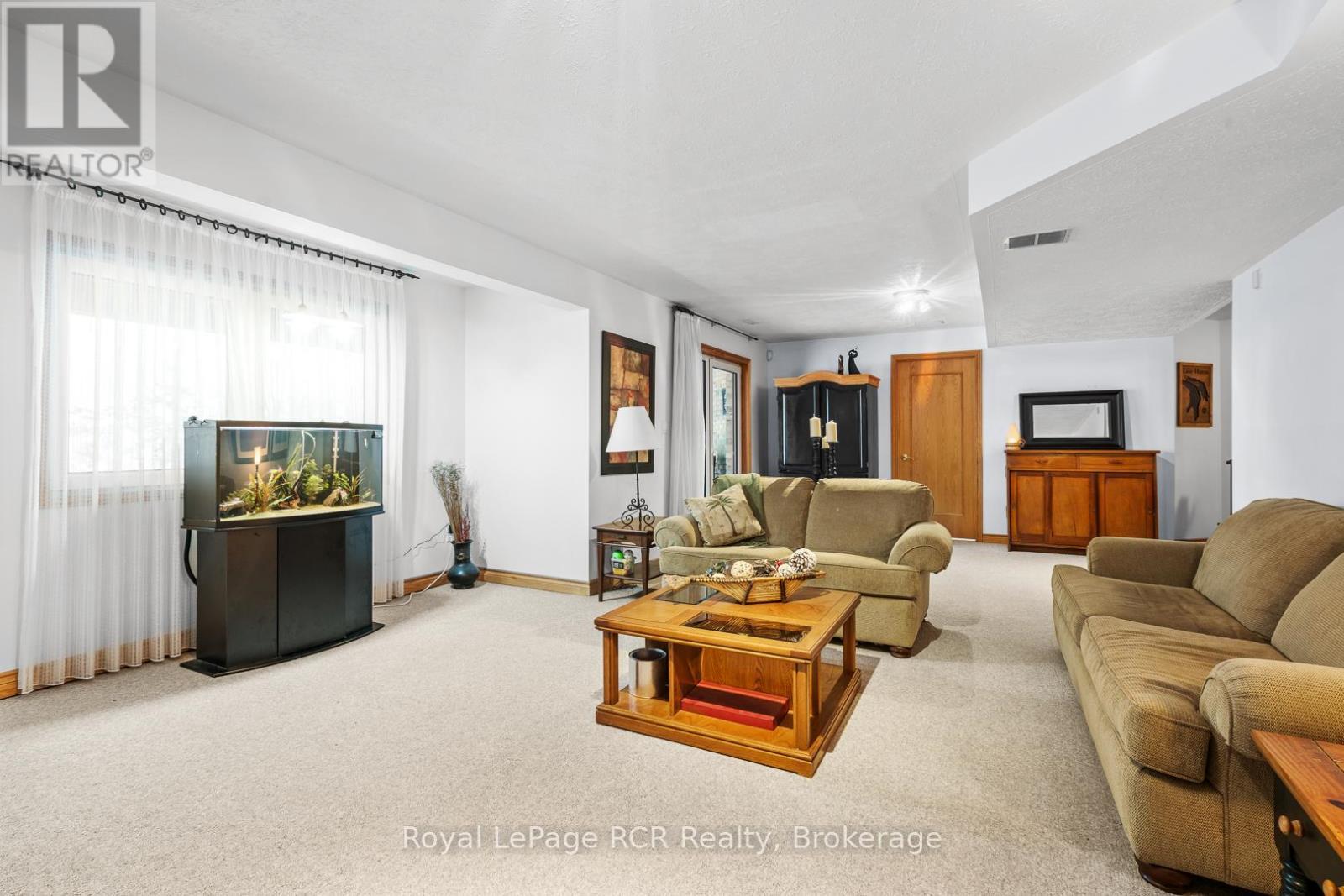 












705 21ST A AVENUE

,
Hanover,




Ontario
N4N3M2

