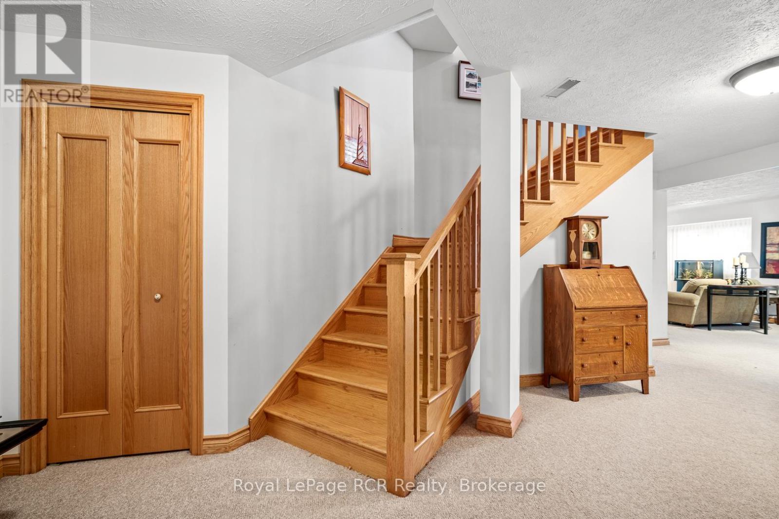 












705 21ST A AVENUE

,
Hanover,




Ontario
N4N3M2

