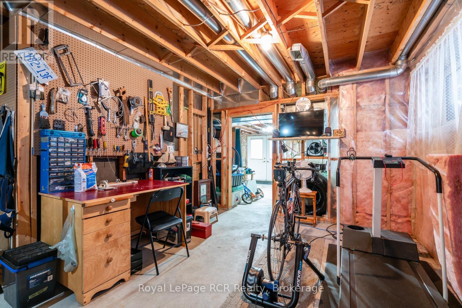 












705 21ST A AVENUE

,
Hanover,




Ontario
N4N3M2

