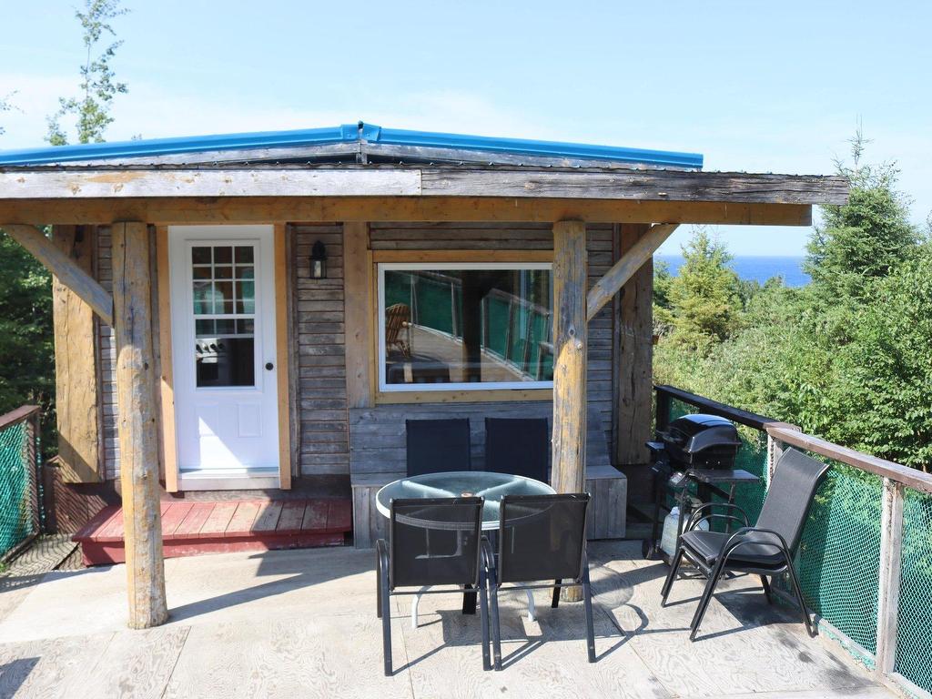 









829


Boul. du Griffon

,
Gaspé,




QC
G4X6A9


