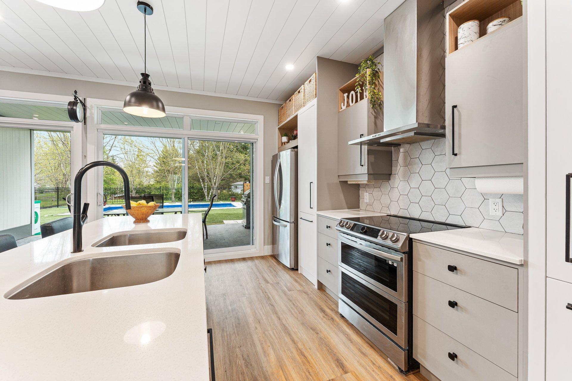 









124


Rue des Sittelles

,
Brigham,




QC
J2K4B7

