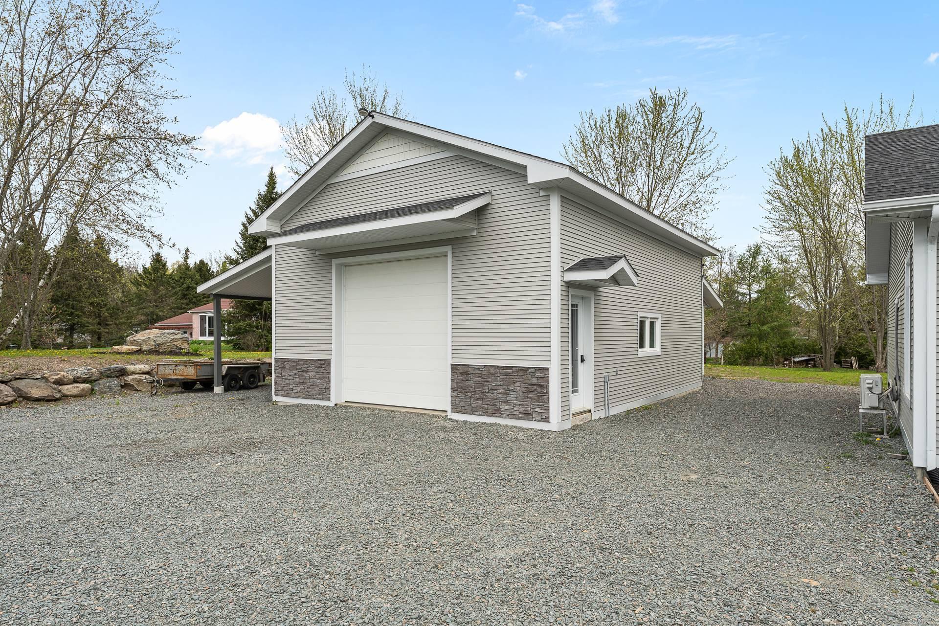 









124


Rue des Sittelles

,
Brigham,




QC
J2K4B7

