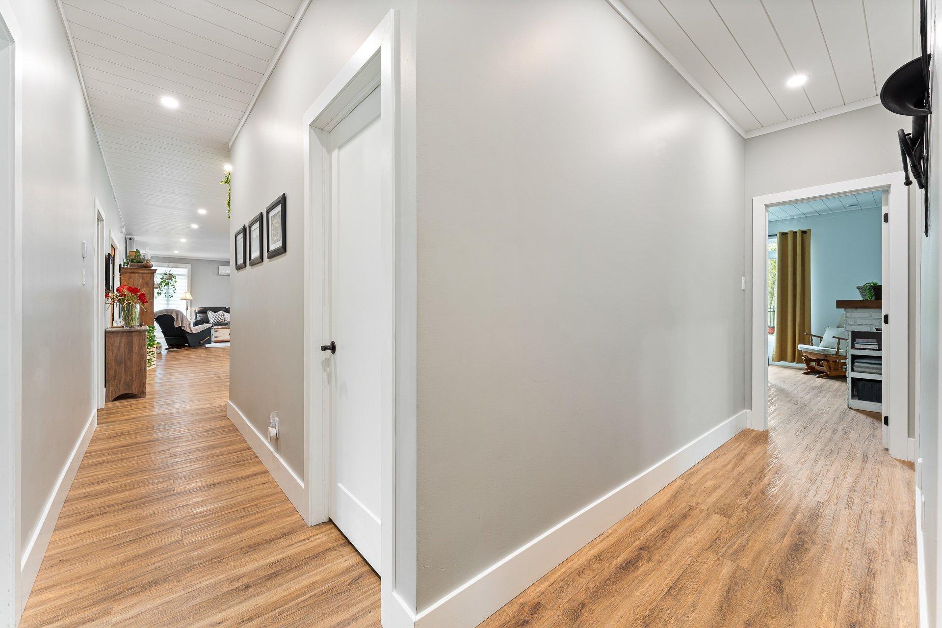 









124


Rue des Sittelles

,
Brigham,




QC
J2K4B7

