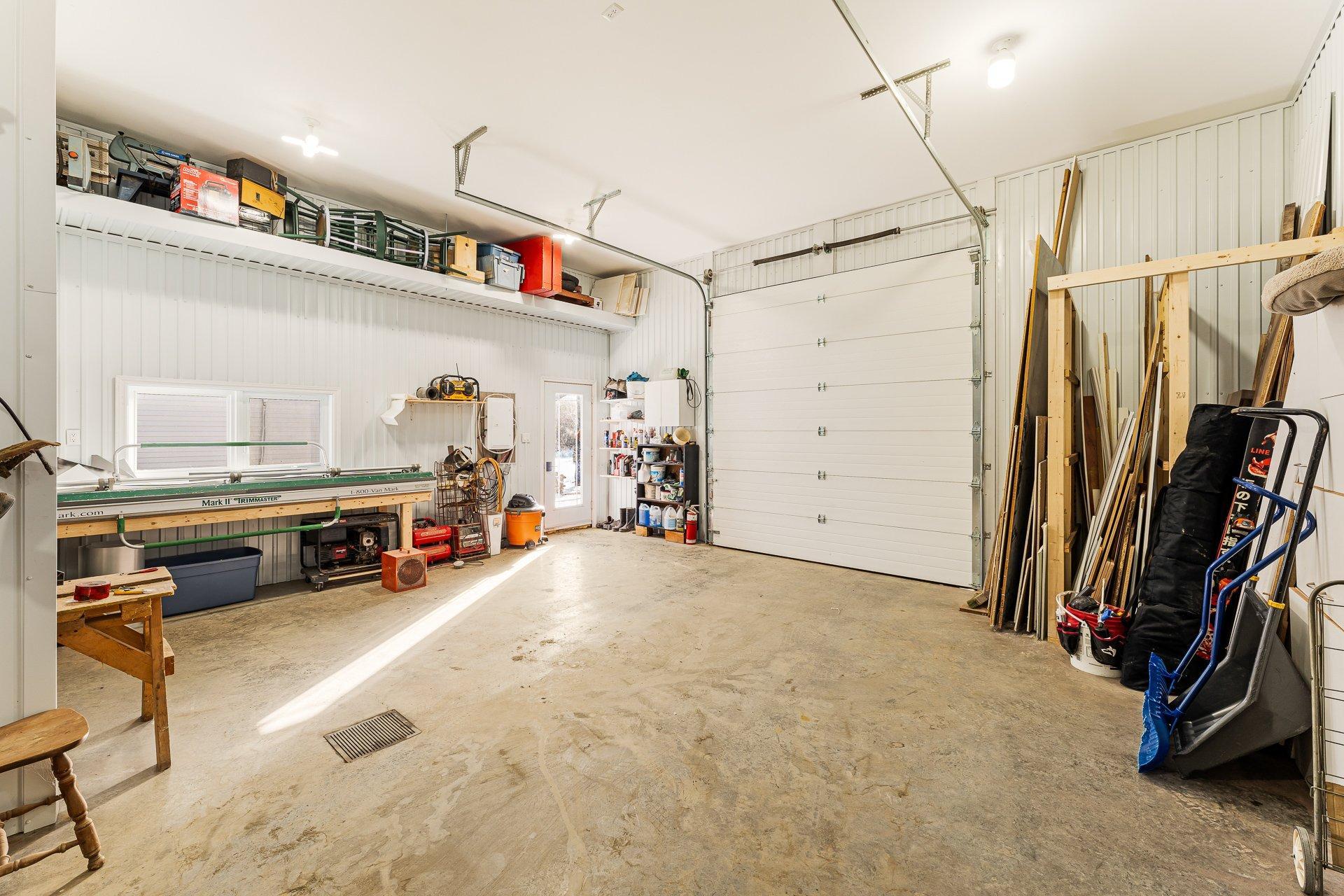 









124


Rue des Sittelles

,
Brigham,




QC
J2K4B7

