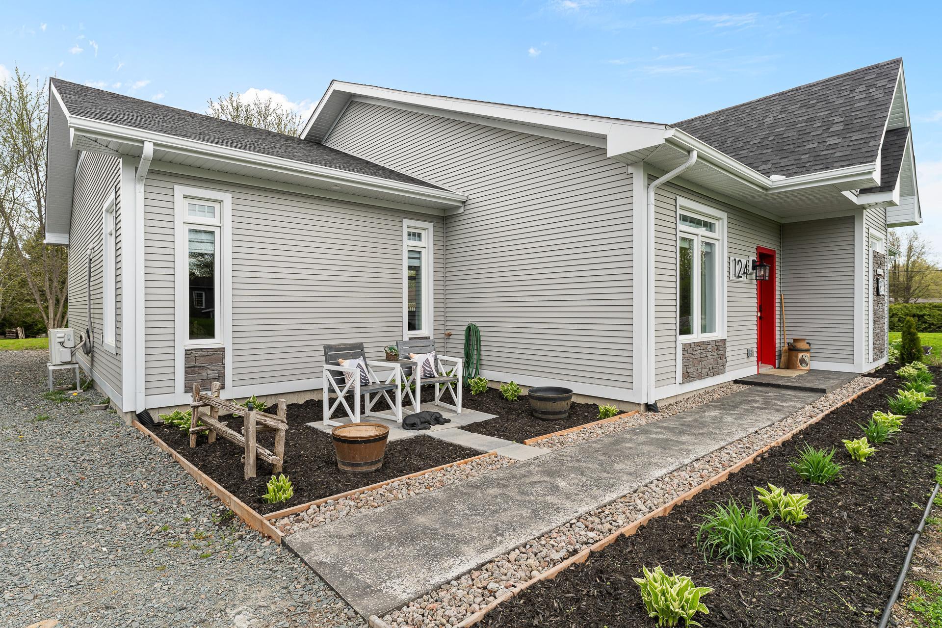 









124


Rue des Sittelles

,
Brigham,




QC
J2K4B7

