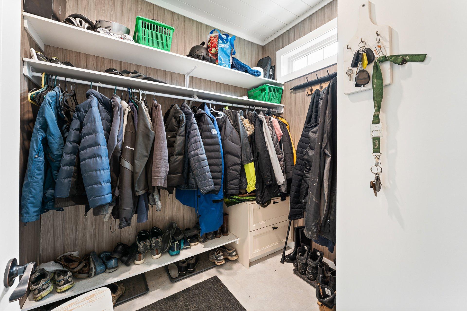 









124


Rue des Sittelles

,
Brigham,




QC
J2K4B7


