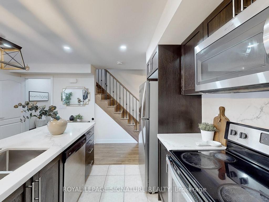 









55


Lindcrest

Manor, 1010,
Markham,




ON
L6B 0A1

