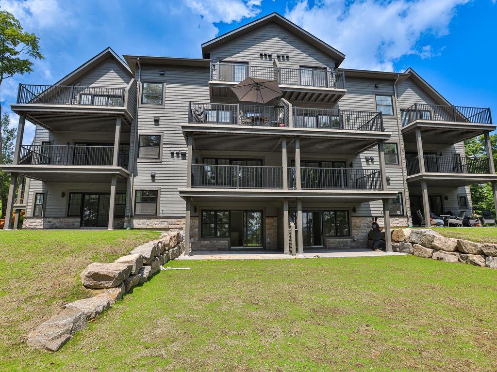 









280


Rue du Mont-Plaisant

, 6,
Mont-Tremblant,




QC
J8E1L2

