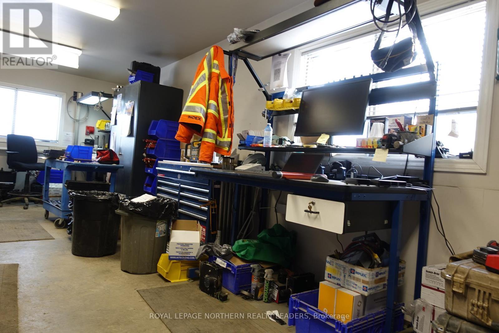 












7053 HIGHWAY 101 E

,
Timmins (Porcupine - East),




Ontario
P0N1C0

