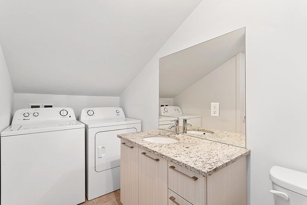 









329


Rue James

,
Shawville,




QC
J0X2Y0

