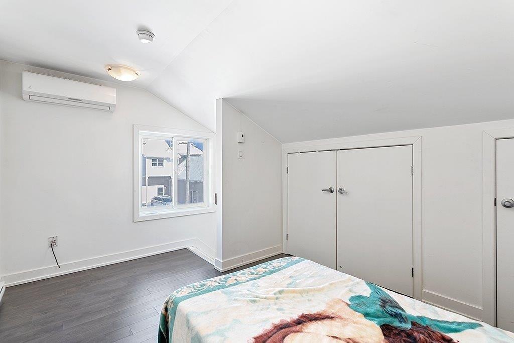 









329


Rue James

,
Shawville,




QC
J0X2Y0

