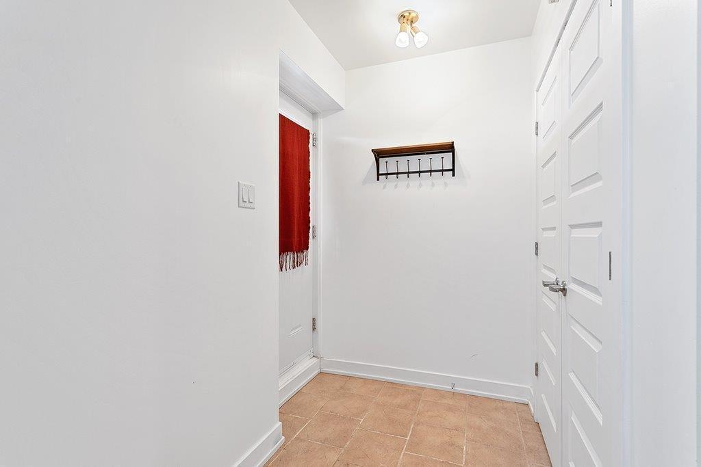 









329


Rue James

,
Shawville,




QC
J0X2Y0

