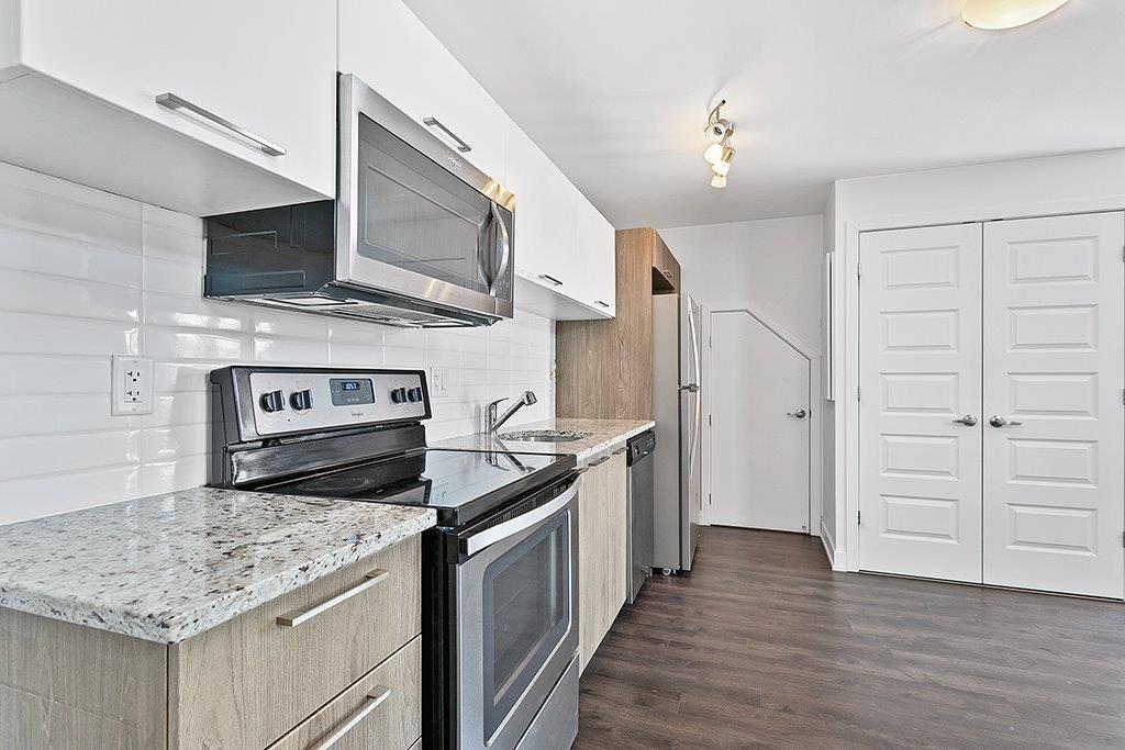 









329


Rue James

,
Shawville,




QC
J0X2Y0

