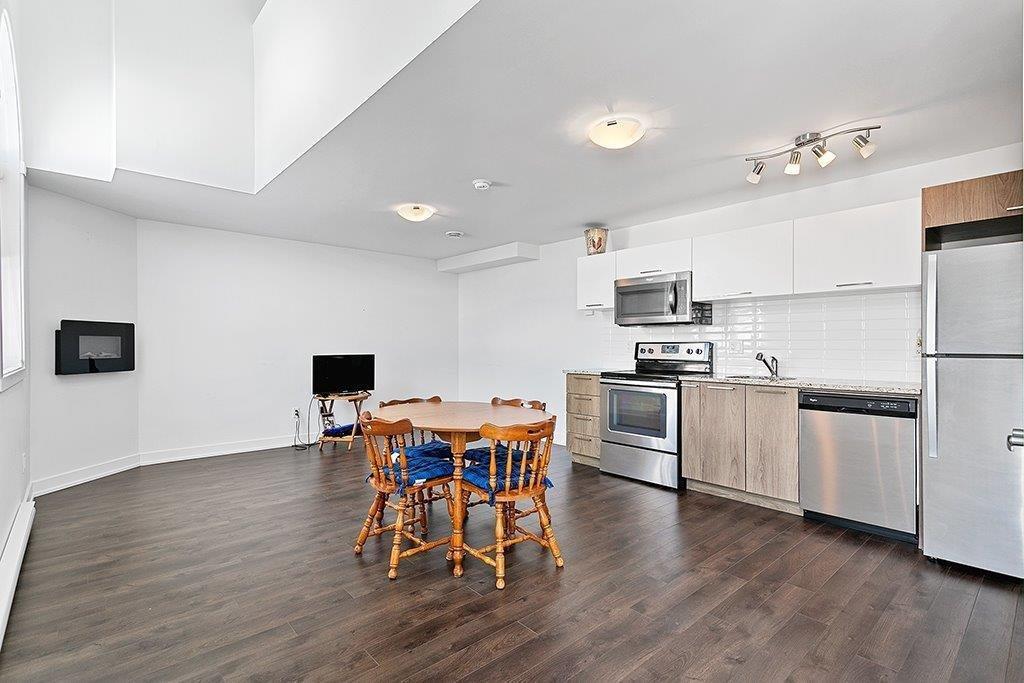 









329


Rue James

,
Shawville,




QC
J0X2Y0

