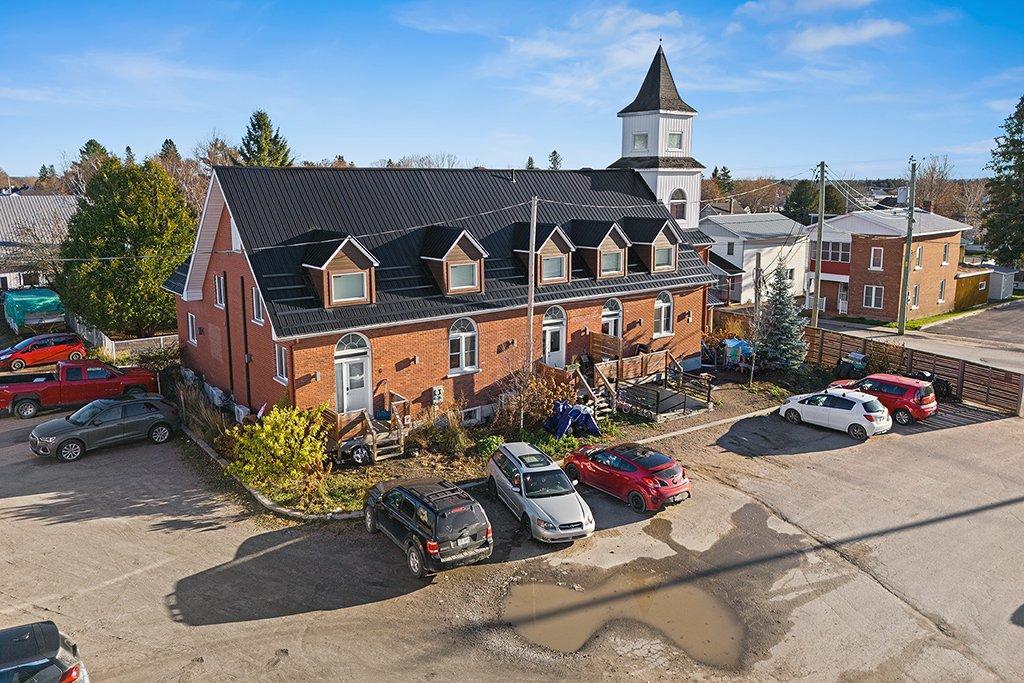 









329


Rue James

,
Shawville,




QC
J0X2Y0

