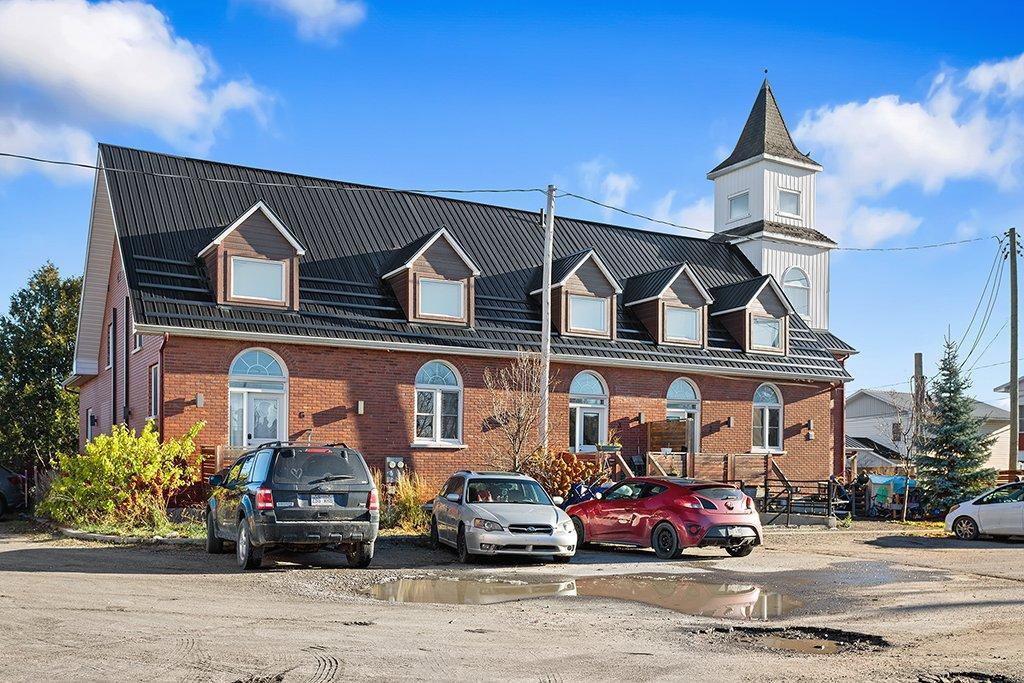









329


Rue James

,
Shawville,




QC
J0X2Y0

