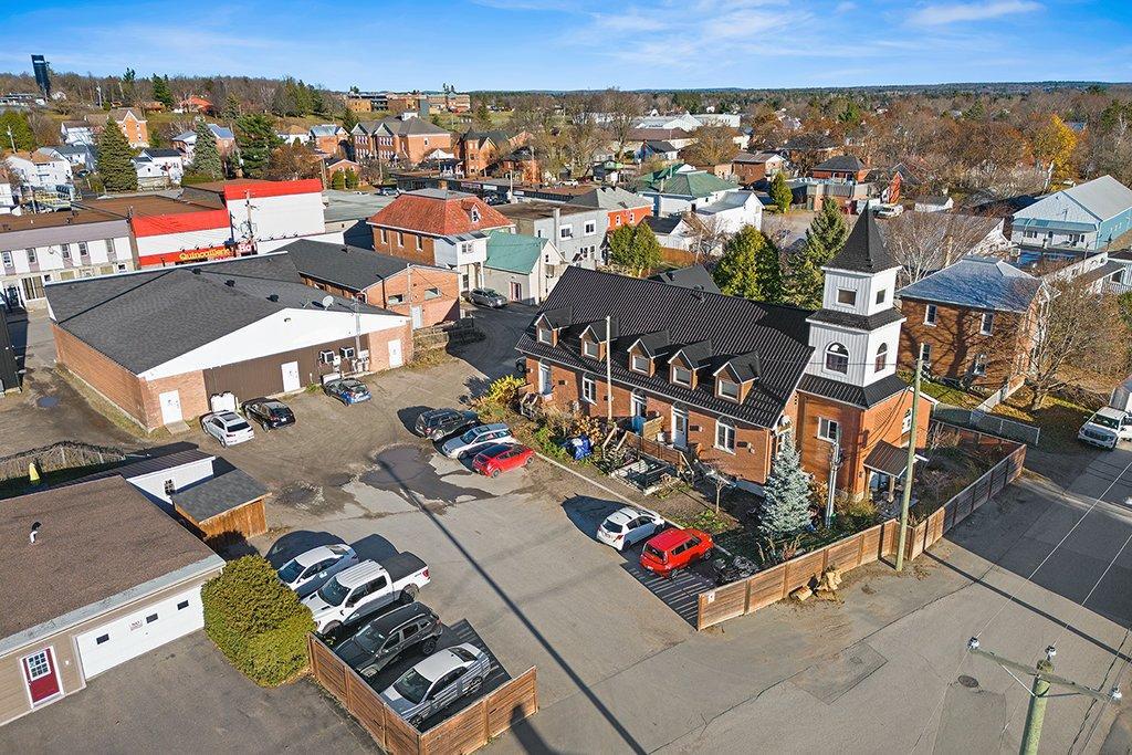 









329


Rue James

,
Shawville,




QC
J0X2Y0

