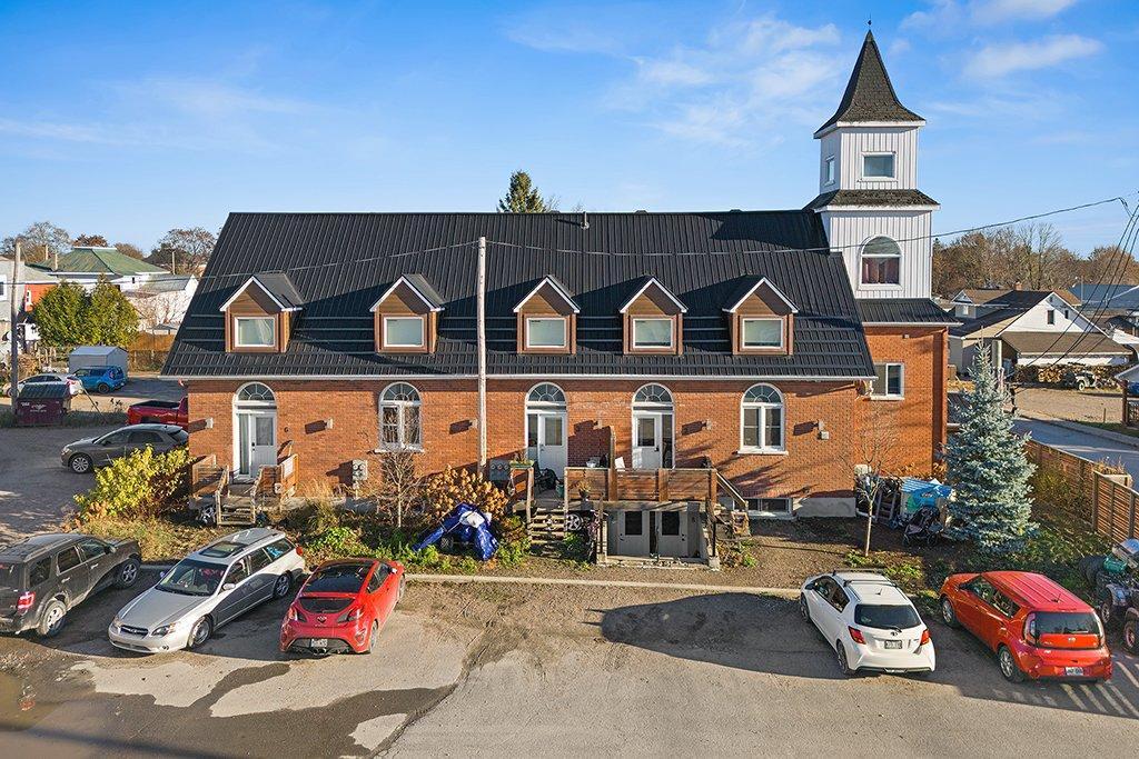 









329


Rue James

,
Shawville,




QC
J0X2Y0

