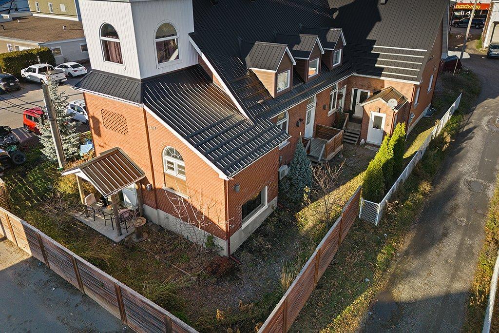 









329


Rue James

,
Shawville,




QC
J0X2Y0


